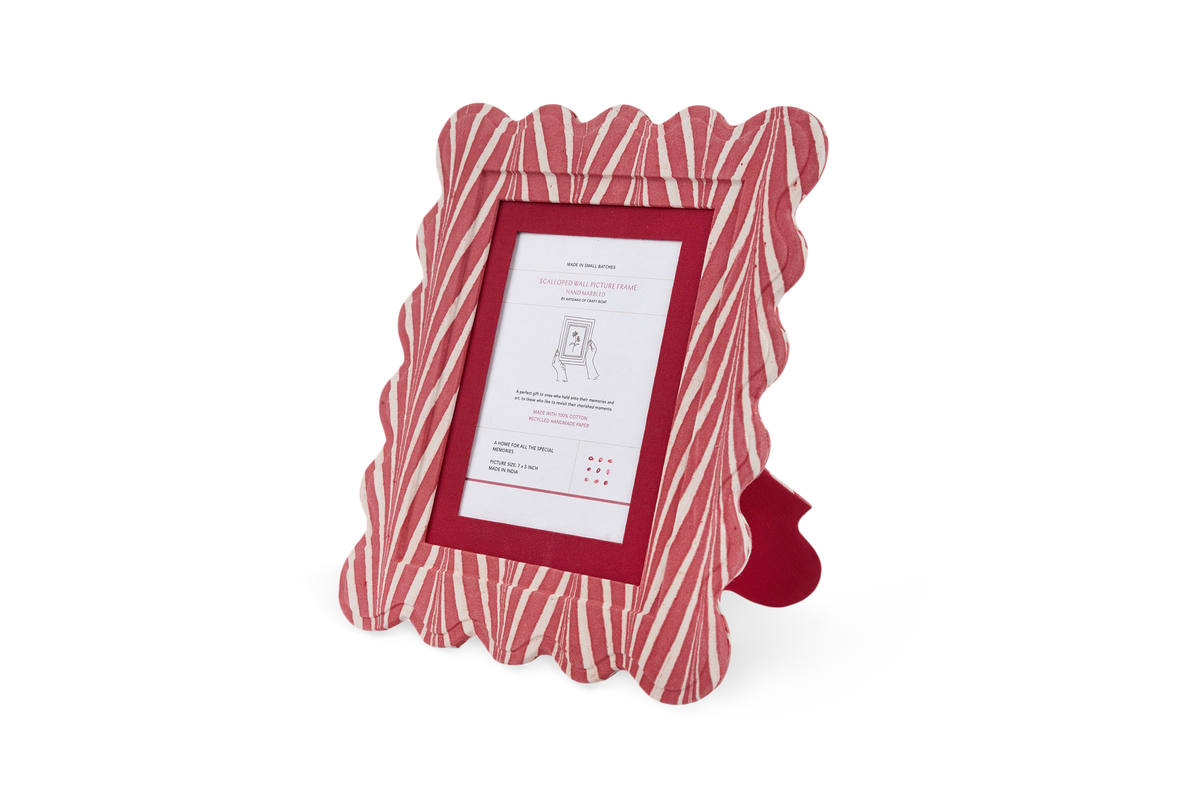 Garnet Red Banyan – Hand Marbled Scalloped Picture Frame | 12" x 10", fits 7" x 5" photo