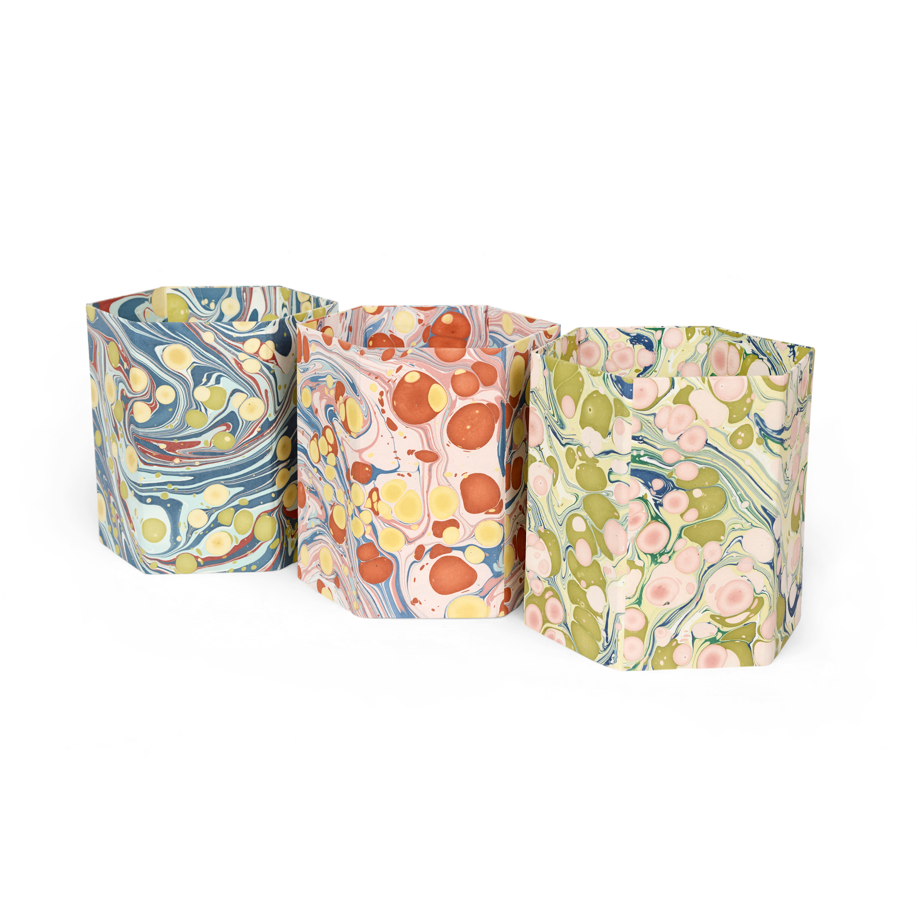 Ocean Stone – Hand Marbled Scalloped Basket (9.5" W x 9.5" D x 10.5" H.)